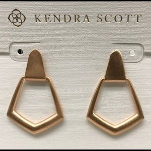 KS Paxton Rose gold color studs earrings